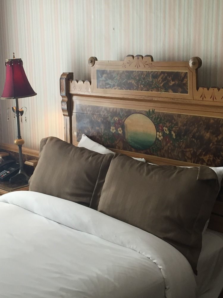 Hotel The Golden Lamb Lebanon Exterior foto